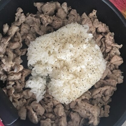 早く食べたすぎて、コーンとネギ載せる前の写真のみになってしまいましたが…凄く美味しかったです^_^また作ります！